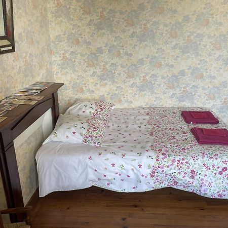 B&B Chambres D'Hotes Ferme Mahyas Saint-Jean-de-Savigny Esterno foto